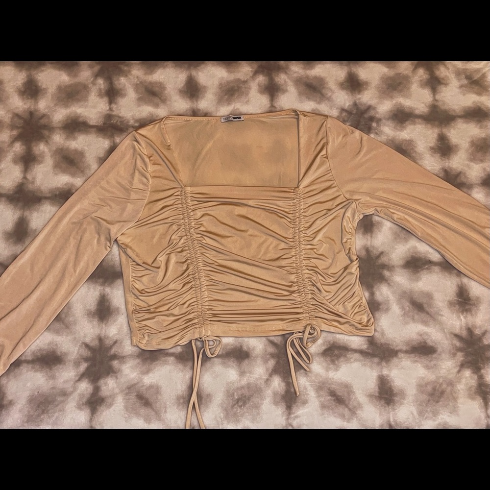 Long sleeve crop top Fashion Nova